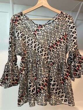 BCBGeneration Geometric Aztec Print Bell Sleeve Blouse Size XS